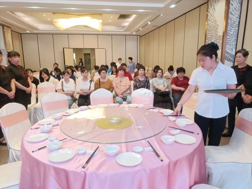 三方聯(lián)手開展餐飲服務(wù)技能培訓(xùn) 餐飲服務(wù)